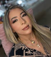 Essa foto eu não poderia deixar de postar, de deixar registrado aqui no  feed. Todas essas maravilhosas produzidas aqui no studio. Gratidão por cada  uma de vocês 💖💄✨