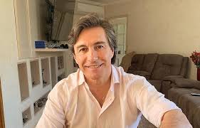 He had 3 children nicolás solabarrieta, maite solabarrieta, iñaki solabarrieta. El Dificil Momento Familiar Que Vive Fernando Solabarrieta Con Su Hija