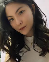 Valerie Kee's Instagram, Twitter & Facebook