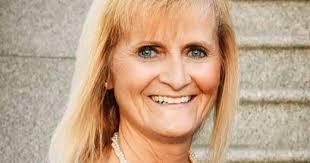 Lori Lower's Instagram, Twitter & Facebook