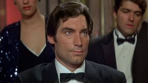 Mga Alternatibong Hairstyle ni Timothy Dalton sa License To Kill. Sa  personal, mas gusto ko sana 'yung may konting bangs siya pero maganda rin  naman 'yung buzz cut. : r/JamesBond