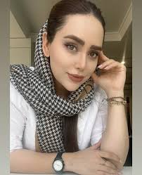 مریم مقدس م مثه شما بود آخرش خودش رو زد به خواب حامله شد انداخت گردن خدا