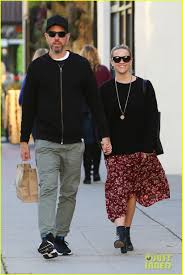 Deeds/grown ups/here comes the boom/just go with it/paul blart: Reese Witherspoon Husband Jim Toth Grab Lunch In Brentwood Photo 4240014 Jim Toth Reese Witherspoon Pictures Just Jared