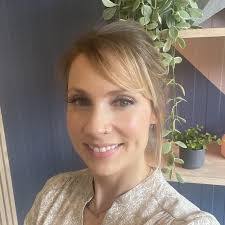 Margy Ross's Instagram, Twitter & Facebook