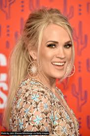 Carrie Underwood's Hunky Husband Mike Fisher Left Us Speechless 😍 photos  in the comments 👇