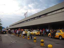 Si vuelas al aeropuerto de cali o recoges a tu familia o amigos desde tu vuelo a cali, encontrarás toda la información que necesitas para tu viaje el aeropuerto de cali. Aeropuerto Internacional Alfonso Bonilla Aragon Clo Aeropuertos Net
