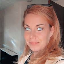 If someone told me 6 years ago that I'd be travelling solo to Singapore, I  probably would have believe them as I absolutely love travelling but to do  it for work, I