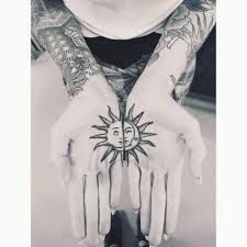 Candelaria tinelli le contagió a su mamá el gusto por los tatuajes. Candelaria Tinelli Nuevo Tatuaje En Extrano Lugar De Su Cuerpo