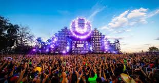 Dedicated restrooms and bars in the vip village. How Bottle Service At Ultra Music Festival Miami Works 2021 Guide Discotech