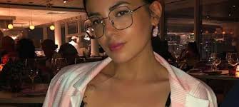 Agathe auproux agathe auproux a annoncé en pleine nuit sur twitter son départ de is trending on wednesday december 20 2017 Instagram Agathe Auproux S Affiche Plus Sexy Que Jamais Mce Tv