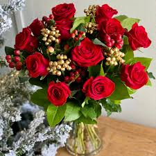 Women's day is the best opportunity to appreciate the wonderful women in your life and make them feel cherished with exciting women's day gifts. Christmas Roses Christmas Flowers Delivered By Post Clare Florist