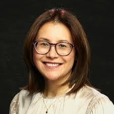 Beth Lanthier's Instagram, Twitter & Facebook