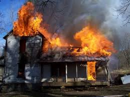 Burning House House People Loss Flame Burning House House Wallpaper