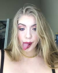 Elle Pearson (@heyoitselle) • Instagram photos and videos