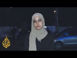 الناشطة المقدسية والصحفية منى الكرد. Iqaext V8oxpam