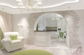 Mutfağınız küçük bir penceresi olabilir ya da pencereden yeterince ışık alamıyor ise bu durumda mutfağınız mevcut büyüklüğünden daha küçük görünecektir. Mutfaktaki Acilis Mutfak Ve Oturma Odasi Arasindaki Kemer Dekoratif Ve Islevsel