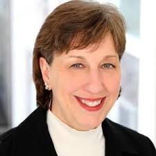 Karen Zalewski's Instagram, Twitter & Facebook