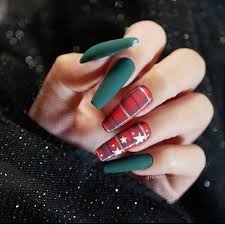 1.21 simple jeweled christmas nails. Pin By Abigail Gray Beautician And On Nails In 2021 Christmas Nails Xmas Nails Winter Nails