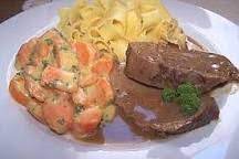 kalbsbraten mit rosmarinsauce rezept kalbsbraten rezepte fleischrezepte