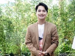 His birthday, what he did before fame, his family life, fun trivia facts he became an instagram sensation with over 1.4 million followers on his alvin_411 account. Menunggu Klarifikasi Alvin Faiz Terkait Unggahan Abu Abu Soal Rumah Tangga Di Medsos
