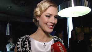 Mrkněte na unikátní portréty nejzářivější at the peak of her career, adina mandlova appeared with perhaps the greatest czech actor of the 1940s, oldrich. Adina Mandlova Mrknete Jak Nadherne Vypada Kraska Ktera Hraje Adinu Mandlovou Si Vypujcila Saty Z Filmu Na Mejdan Super Cz