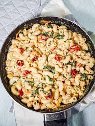 A Delicious Creamy Pasta With Spinach That Is So Creamy You Wouldn T Notice It Has No Cream In It This I In 2020 Creamy Pasta Creamy Pasta Recipes Vegetarian Recipes