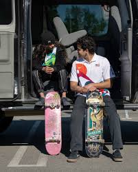 Por primera vez en la historia de los olímpicos, el surf formará parte del catálogo de deportes que formarán parte de la. Skateboarding En Tokio Con Uniformes Oficiales