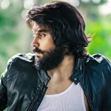 Seine mutter ist rajeshwari, eine ausgebildete lehrerin. Dhruv Vikram Wiki Age Girlfriend Wife Family Biography More Thewikifeed