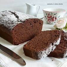 Per preparare la torta al cioccolato al latte, uniamo in una boule le uova con lo zucchero semolato 1 e mescoliamo con le fruste elettriche per montarle. Plumcake Al Cioccolato Al Latte Senza Burro Cucinare E Come Amare