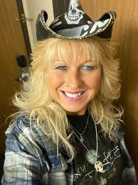 Former Rockettes Form a Conga Line