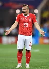 Oktober 1991 in gnjilane, sfr xherdan shaqiri wurde 1991 als sohn albanischer eltern im jugoslawischen gnjilane (heute gjilan. Shaqiri Haare Geheimratsecken Hat Shaqiri Haare Transplantiert 20 Minuten Official Instagram Of Xherdan Shaqiri Info Eshasport Ch Claire Watkins