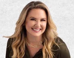 Alexis Paul's Instagram, Twitter & Facebook