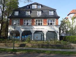 Idyllisch gelegen lädt es zu ausflügen ins… 4 Zimmer Wohnung Zu Vermieten Prinz Friedrich Leopold Str 7 14129 Berlin Nikolassee Zehlendorf Mapio Net