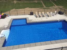 Colored Cantilever Coping Border On Vinyl Liner Pool With Sundeck Inground Pool Landscaping Vinyl Pools Inground Pool Liners Inground