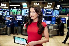 Formerly, she worked at cnbc as a reporter & then as a news anchor for bloomberg. Julia Chatterley Bio Wiki Net Worth Cnn Instagram Bio Gossipy