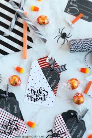 Create beautiful gift cards in a snap no need for a graphic designer to create beautiful certificates. Diy Halloween Gift Card Tags Giggles Galore