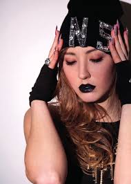 MESSE MÜNCHEN: Drei starke Powerfrauen PRIX D' HONNEUR DE LA BEAUTÉ: Das  Lebenswerk von Ingeborg Frimmel WEIHNACHTSSHOPPING: O