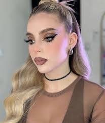 Erika Lazcano's Instagram, Twitter & Facebook