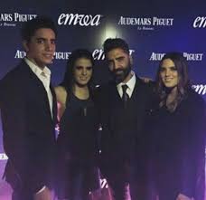 Alex fernández jr., es parte de unas de las dinastías más importantes en la música del regional mexicano, pues es nieto de vicente fernández e hijo de alejandro. Alejandro Fernandez Alejandro Fernandez Jr Camila America Fernandez Alejandro Fernandez Movies Singer