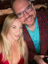 Lindsey Belcher's Instagram, Twitter & Facebook