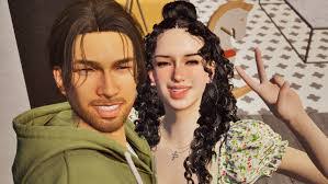 Aida Green's Instagram, Twitter & Facebook