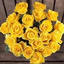 Check out these inspiring flower arrangements and color combinations using the perennially popular rose. Yellow Roses Roses By Post From 24 99 With Free Delivery Flowers By Post Free Next Day Uk Delivery
