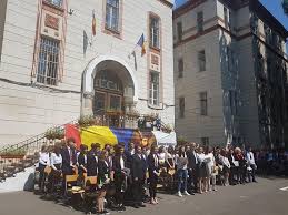 Maybe you would like to learn more about one of these? Festivitatea De Absolvire A Clasei A Viii A La Colegiul NaÈ›ional Mihai Viteazul Din Sfantu Gheorghe Este Important Pentru Noi Elevii SÄƒ Avem Modele De Urmat Mesagerul De Covasna