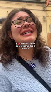 lei alta 1 e 90 ora è terrorizzata dai piccioni #firenze #piccioni  #piccionitatticinucleari