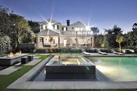 Pool Landscaping Ideas And Basic Rules For The Decor Of The Exterior Page Deavita Gartenpools Moderne Pools Hinterhof Terrasse