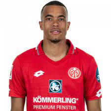 Robin quaison plays for the sweden national team in pro evolution soccer 2021. Robin Quaison Profile Bio Height Weight Stats Photos Videos Bet Bet Net