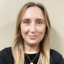 Leslie Bumgarner's Instagram, Twitter & Facebook