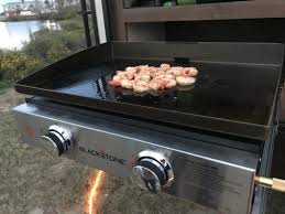 Equipped with two independently controlled heat zones, you'll have full control of the 339 sq. Blackstone 22 Tabletop Griddle With Cover Gander Outdoors