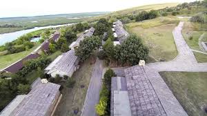 Delta dunarii este spectaculoasă primăvara, cea mai bună perioadă pentru activități delta dunarii este la sfârșitul lui aprilie și începutul lunii mai. Singurul Complex De 5 Din Delta Dunarii Votat In Top 10 Resorturi Eco Din Lume Youtube