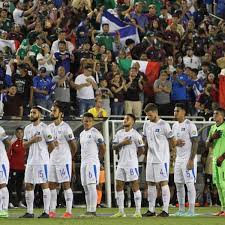 La última final de copa oro en la que se han enfrentado ocurrió en 2019 cuando los dirigidos por el tata martino ganaron con el golazo de jonathan dos santos la selección de estados unidos avanzó como primero del grupo b de la copa oro, que conformó canadá, haití y martinica. Dibujo Similar Y Dinamicas Opuestas De El Salvador En Copa Oro 2019 Y 2021 El Grafico